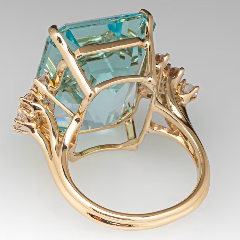 Elegant Aquamarine and Diamond Gold Ring sz 8 - Picture 6 of 8